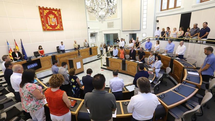 La tasa turística divide a los dos bloques de la Diputación en el fin de curso político