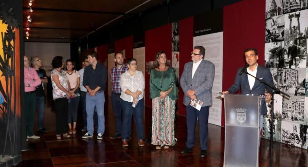 El foc devora «Renaixement» en Torrent