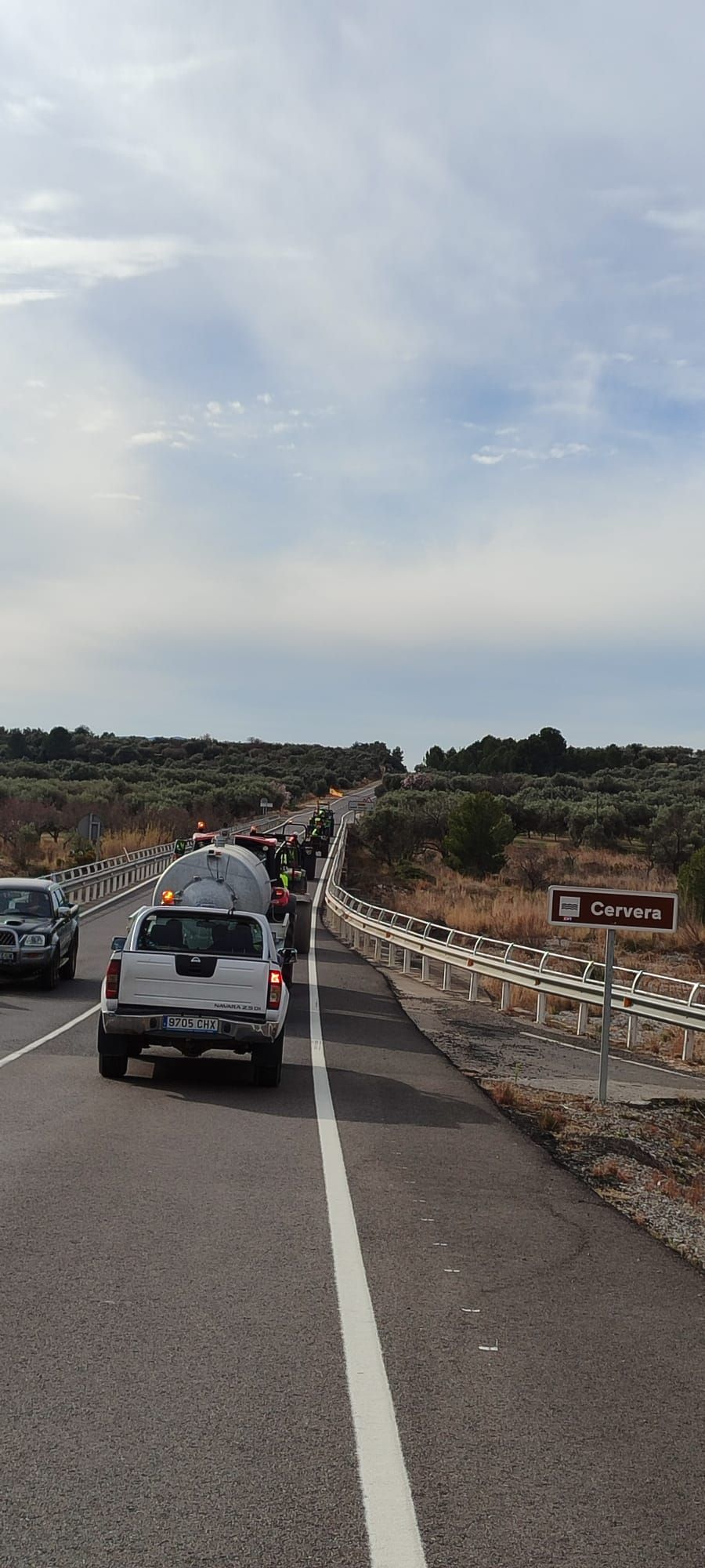 Los tractores se apoderan de la N-232 en Castellón