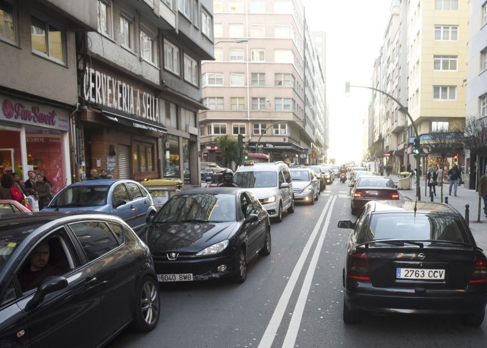 Cuatro heridos en un choque en Av. de Finisterre