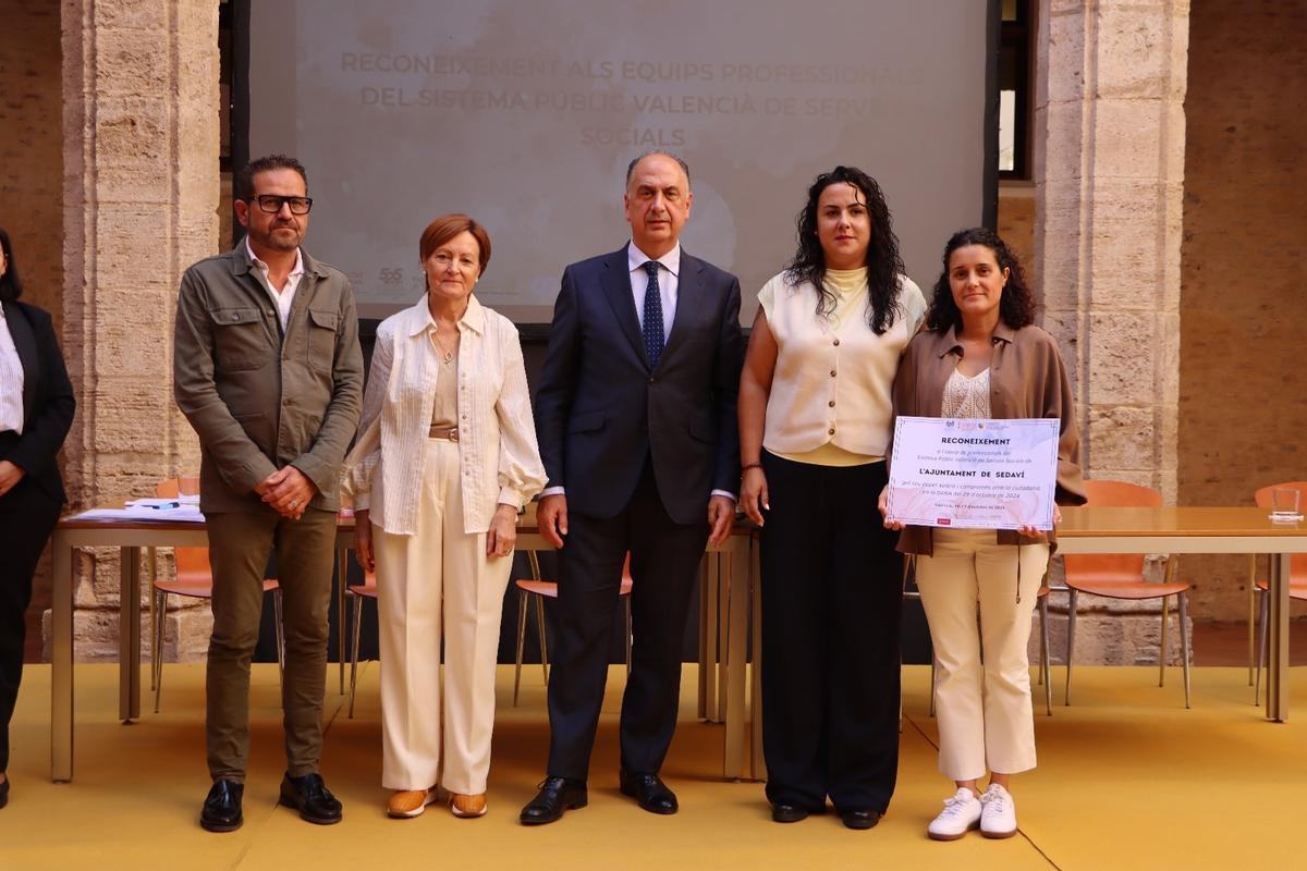 Reconocimiento al equipo de Servicios Sociales de Sedaví en el Congreso de Alaquàs.