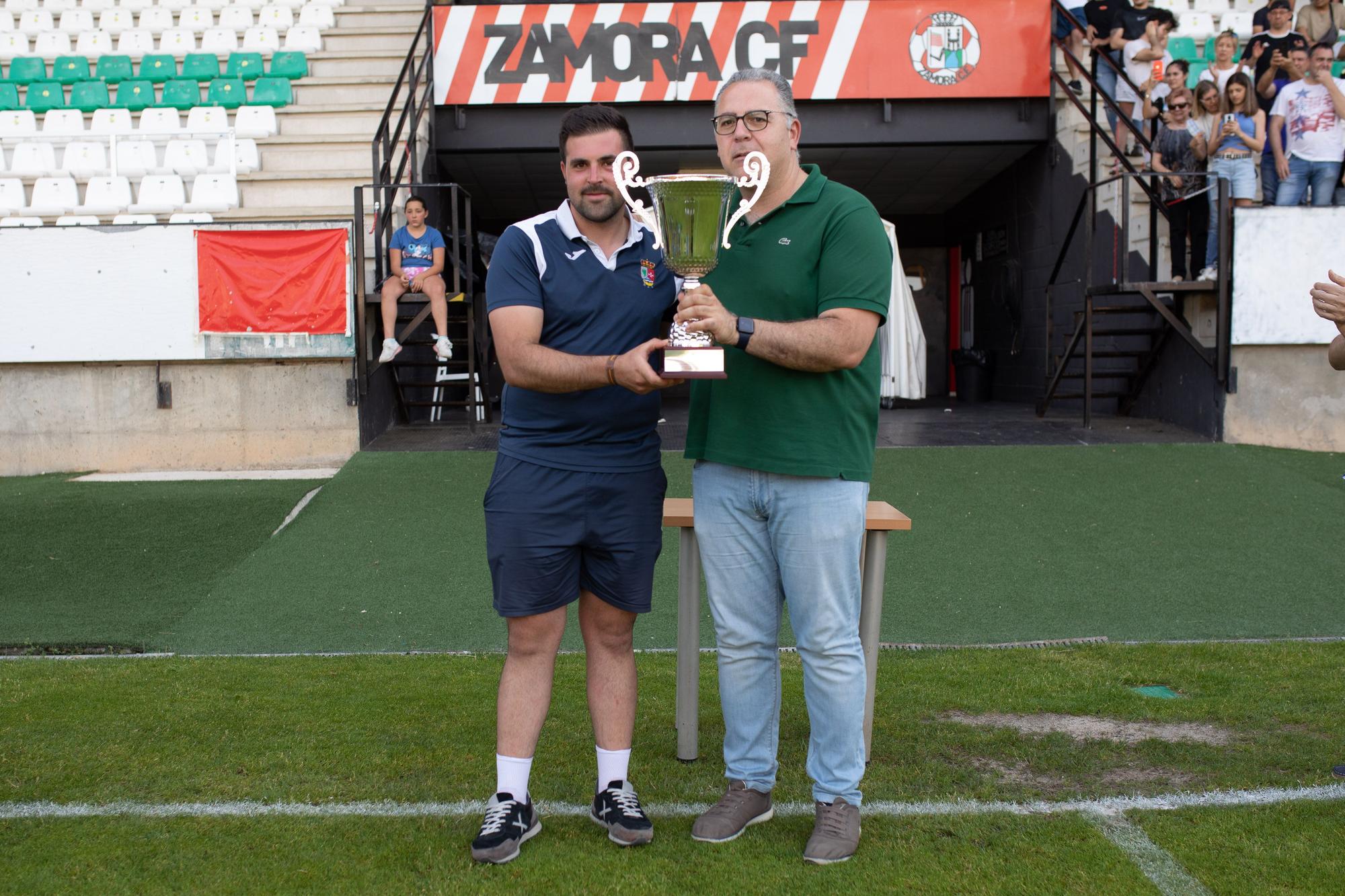 GALERÍA | El Villaralbo B supera a la UD Toresana y levanta la Copa de Los Valles