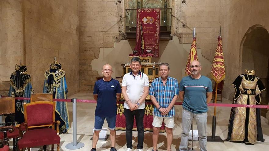 . José Antonio Pérez Soto, Luis Torres del Alcázar, Juan García Pérez y Enrique Salvador Pérez Richard, este lunes en la antigua iglesia de Santa María.