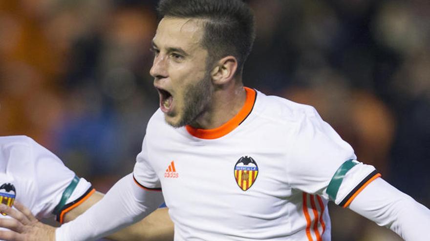 Álvaro Medrán celebra el gol que le metió al Málaga en Mestalla durante la primera vuelta.