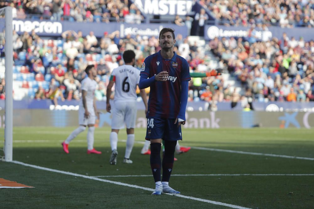 Las mejores fotos del Levante UD - Granada CF