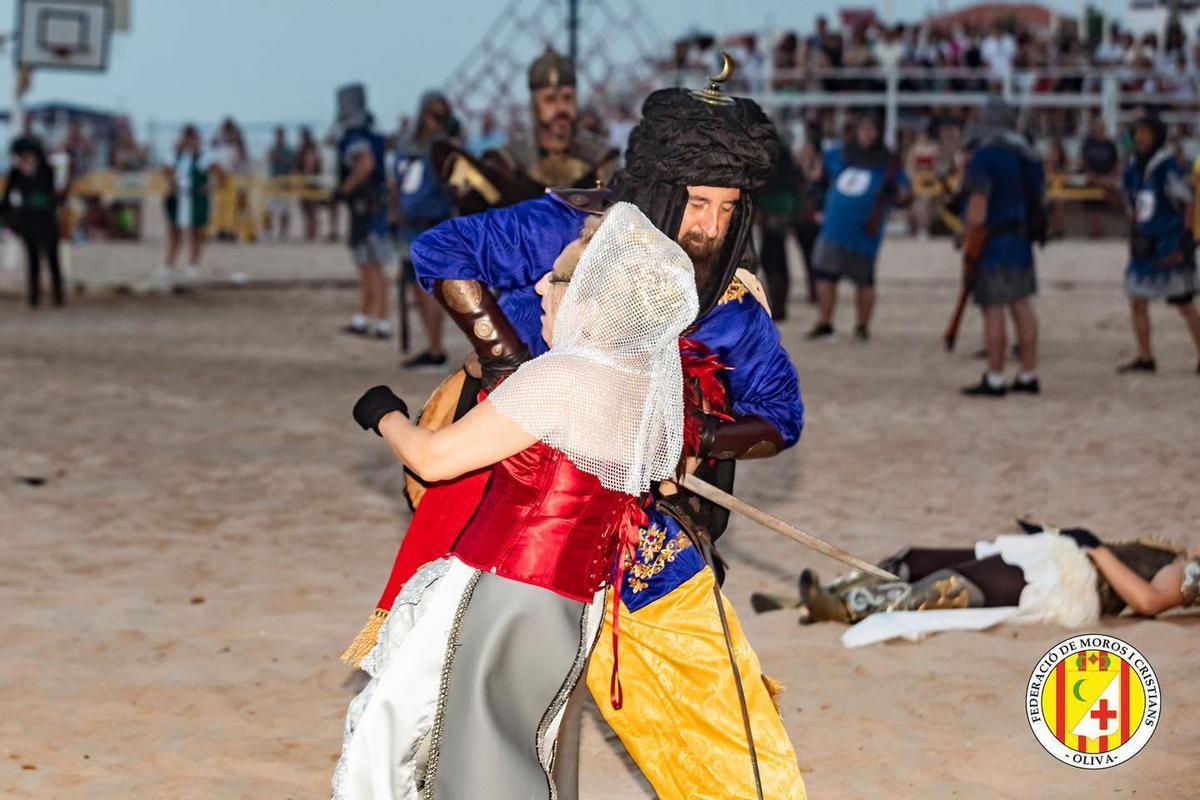 Oliva vive con la máxima pasión las fiestas de Moros i Cristians 2026: Vecinos y turistas disfrutan de la espectacularidad de los actos