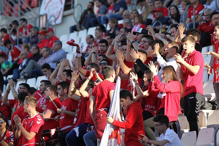 El Real Murcia cae ante el UCAM Murcia en casa