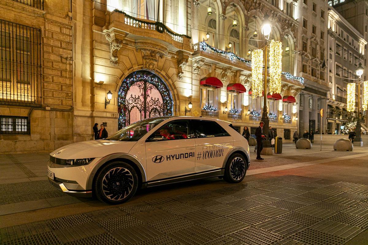 Los invitados llegan en coches de Hyundai