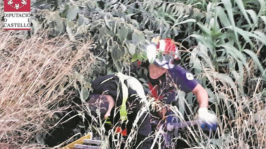 Rescatan a tres jóvenes tras caer 8 metros en un barranco de Segorbe