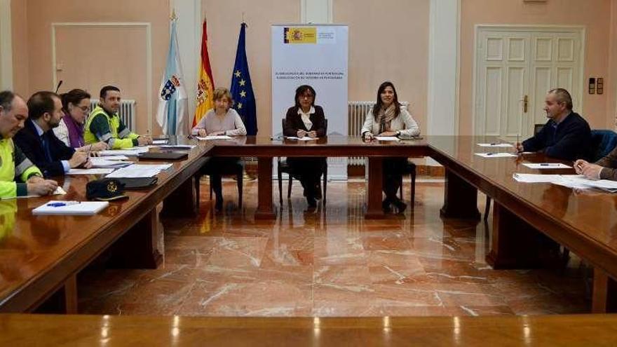 Reunión de trabajo en la Subdelegación del Gobierno, con Verónica Pichel y las partes implicadas.