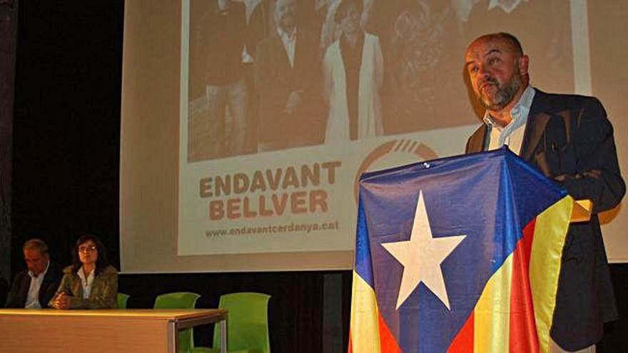 L&#039;alcalde de Bellver, Xavi Porta (EC), en un acte electoral