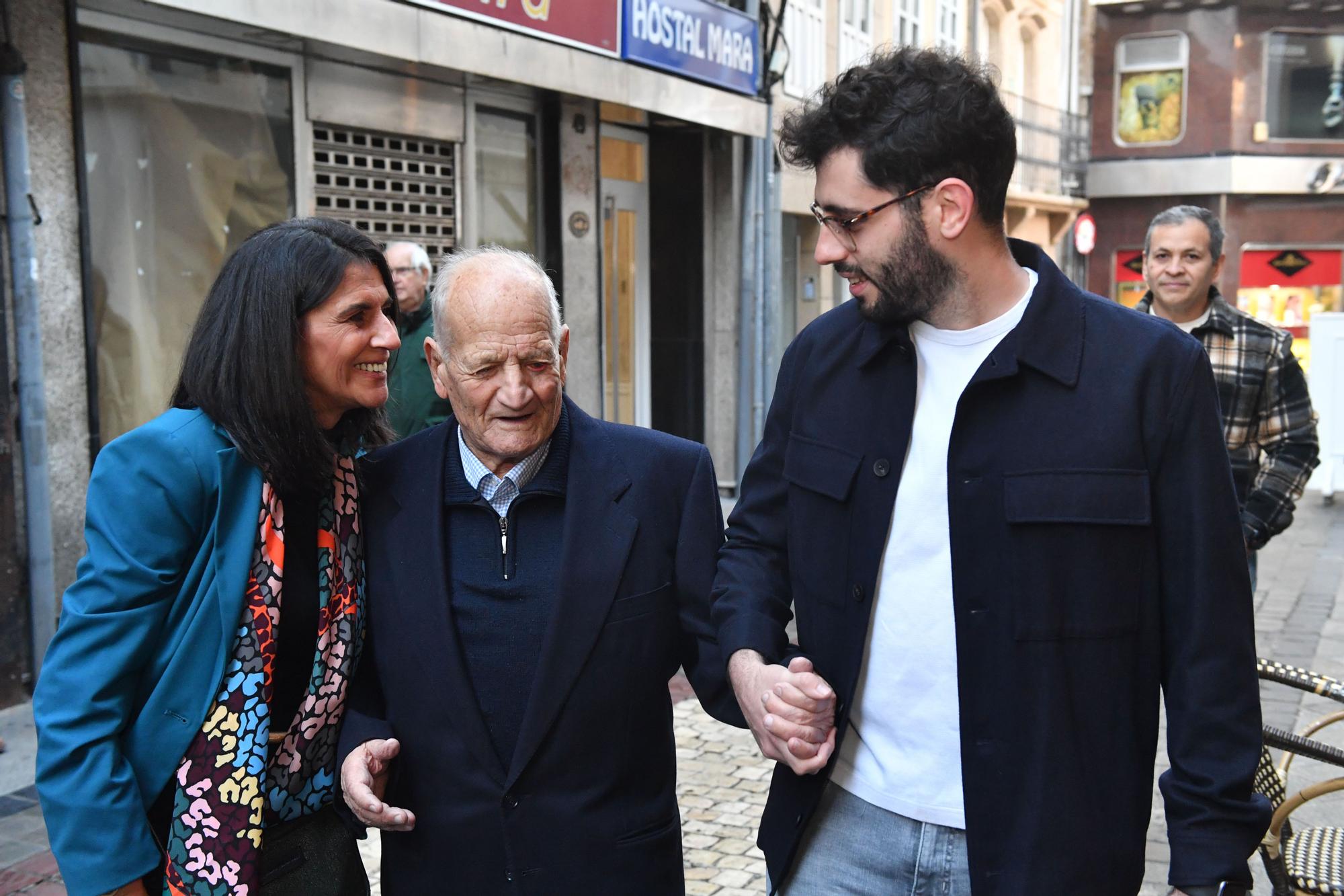 César Bonilla cumple 90 años y lo celebra en el local más antiguo de Bonilla a la Vista que funciona en A Coruña