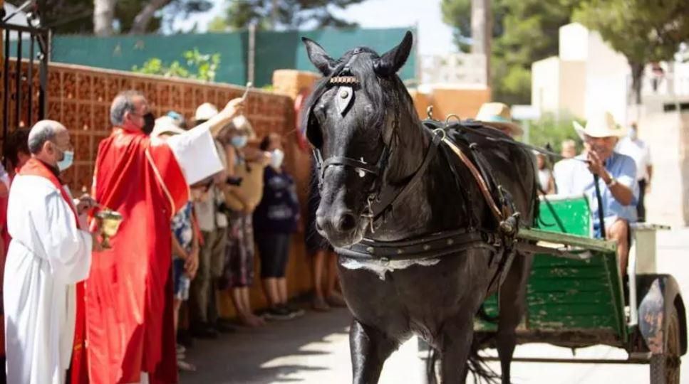 El desfile de carros de las fiestas de es Canar en una imagen de archivo
