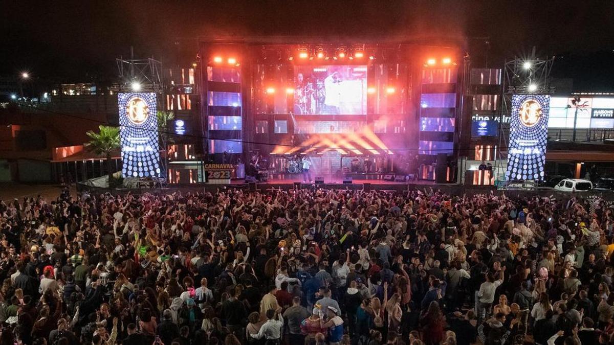 Vista general de uno de los conciertos del Carnaval de Las Palmas de Gran Canaria de ese año.
