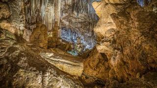 La humanidad lleva 41.000 años paseándose por la Cueva de Nerja