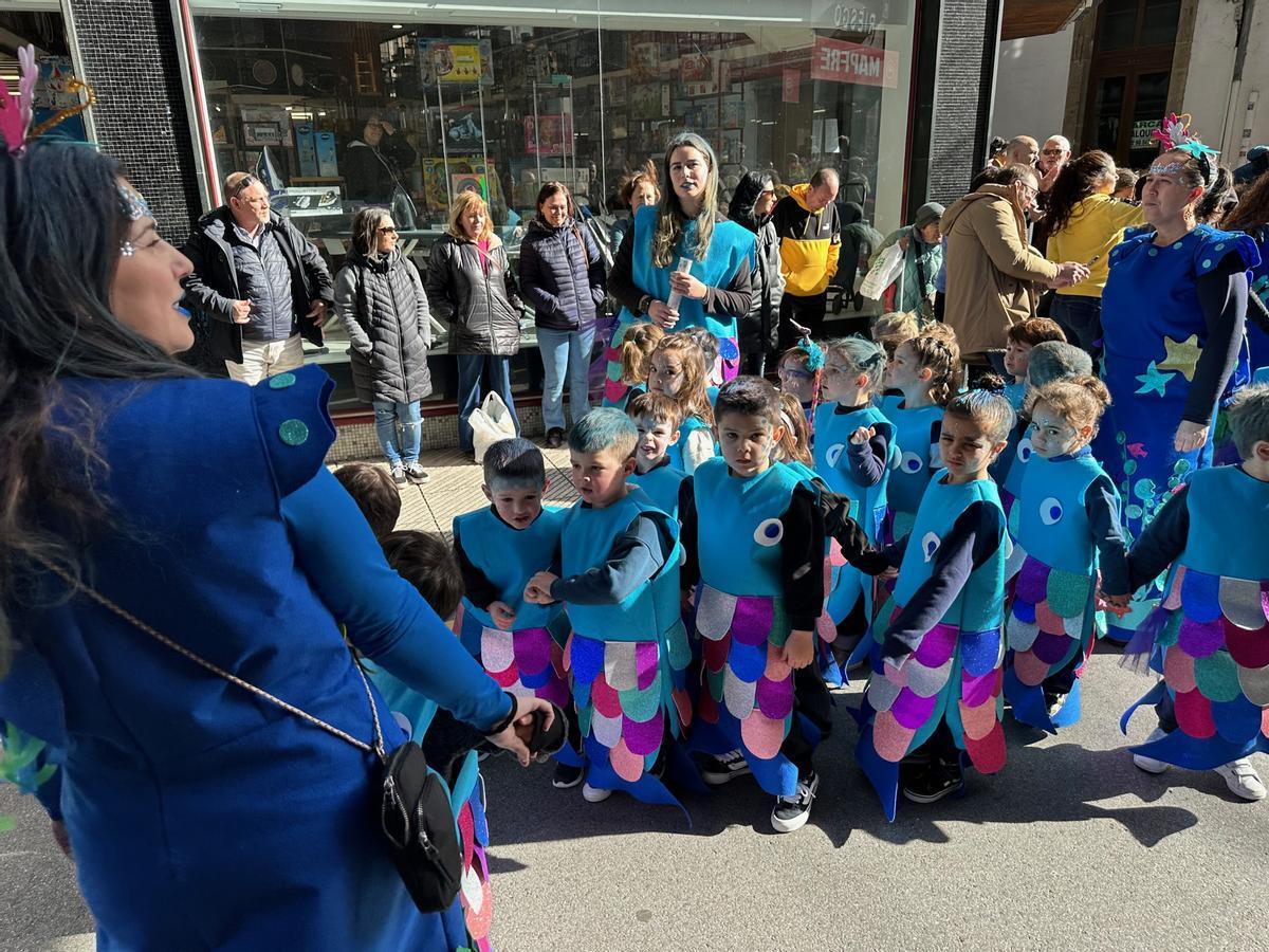 En imágenes: el creativo desfile de carnaval de los colegios de Luarca