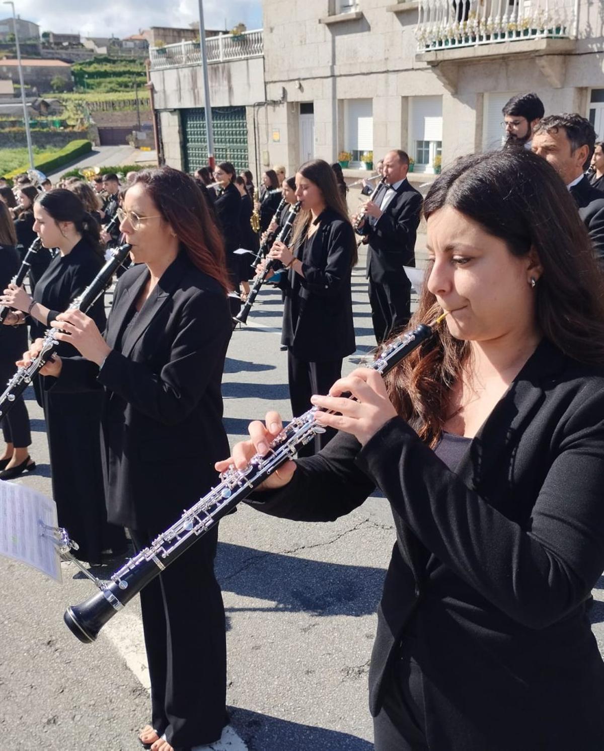 Un grupo de intérpretes, en un festival anterior de Meaño. | T.HERMIDA