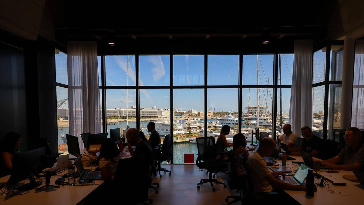 Imagen de archivo de un centro de negocios para empresas innovadoras y tecnológicas en València.