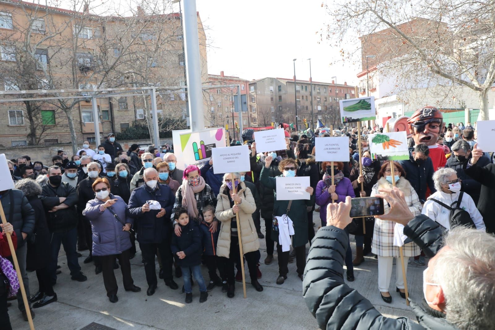 Manifestación de los vecinos de Las Fuentes de Zaragoza