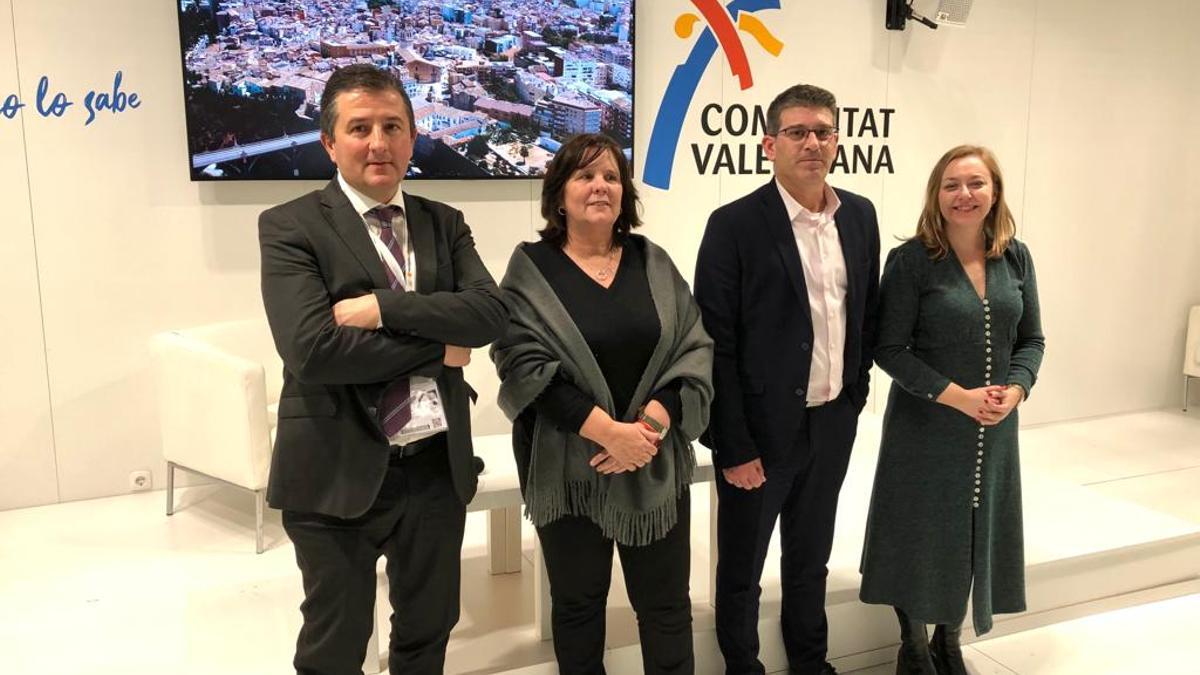 Xavi Pascual, director del Patronat  Provincial de Turisme de València,  Sayo Gandía, concejala de Turismo, Jorge Rodríguez, alcalde de Ontinyent, y Natalia Enguix, concejala de Igualdad y Gobierno Abierto.