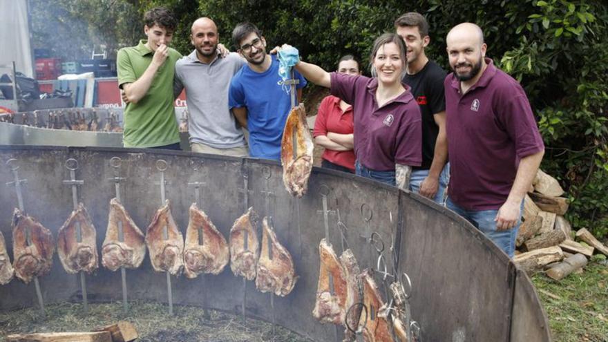 Corderada en Porceyo; día del socio con pasacalles en El Polígono, y Castiello pone el broche con una verbena