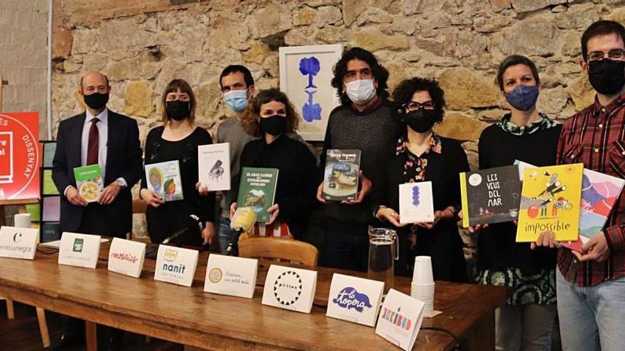 Responsables de les  editorials de  «Llibre Local», a l&#039;esquerra, Antoni Daura, de la Parcir