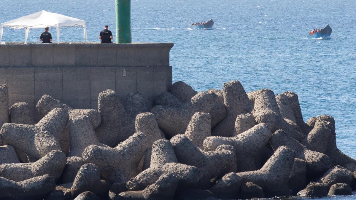 La Guardia Civil intercepta dos pateras y las conduce a puerto de Arguineguín