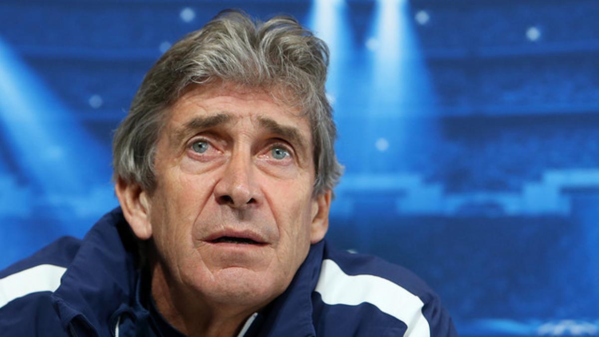 Manuel Pellegrini, entrenador del City, durante la rueda de prensa previa al partido contra en Barça de octavos de la Champions en Manchester