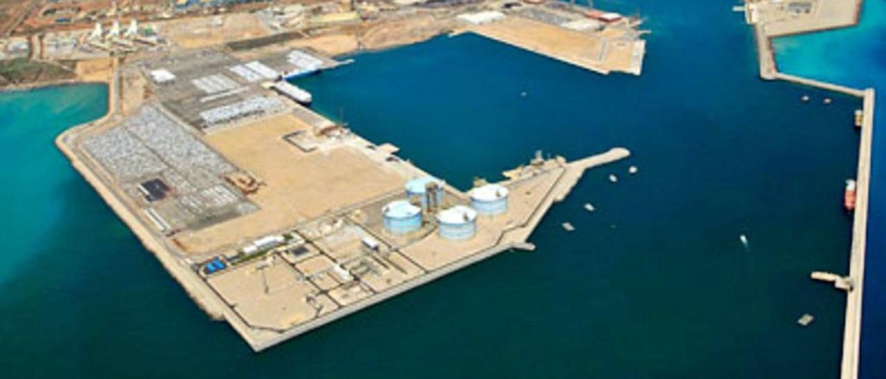 Imagen de archivo de las instalaciones portuarias del Port de Sagunt.