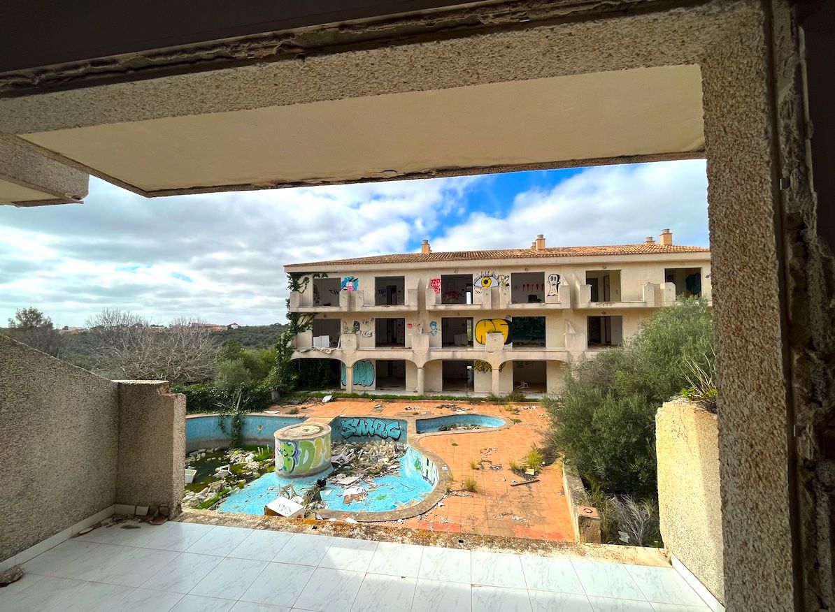 Calas de Mallorca | El estado de los apartamentos Topaz, en imágenes