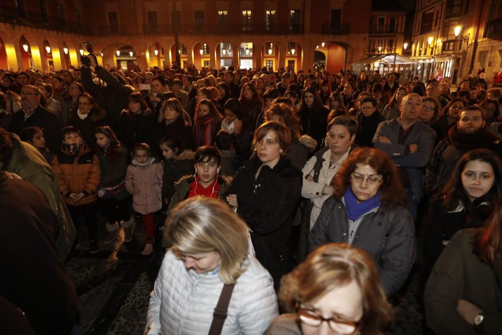 Concentración en Gijón por el asesinato de Lorena Dacuña