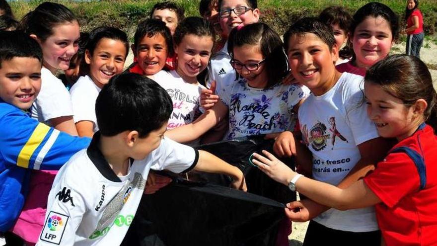 Los niños del colegio A Torre de A Illa en O Cabodeiro.