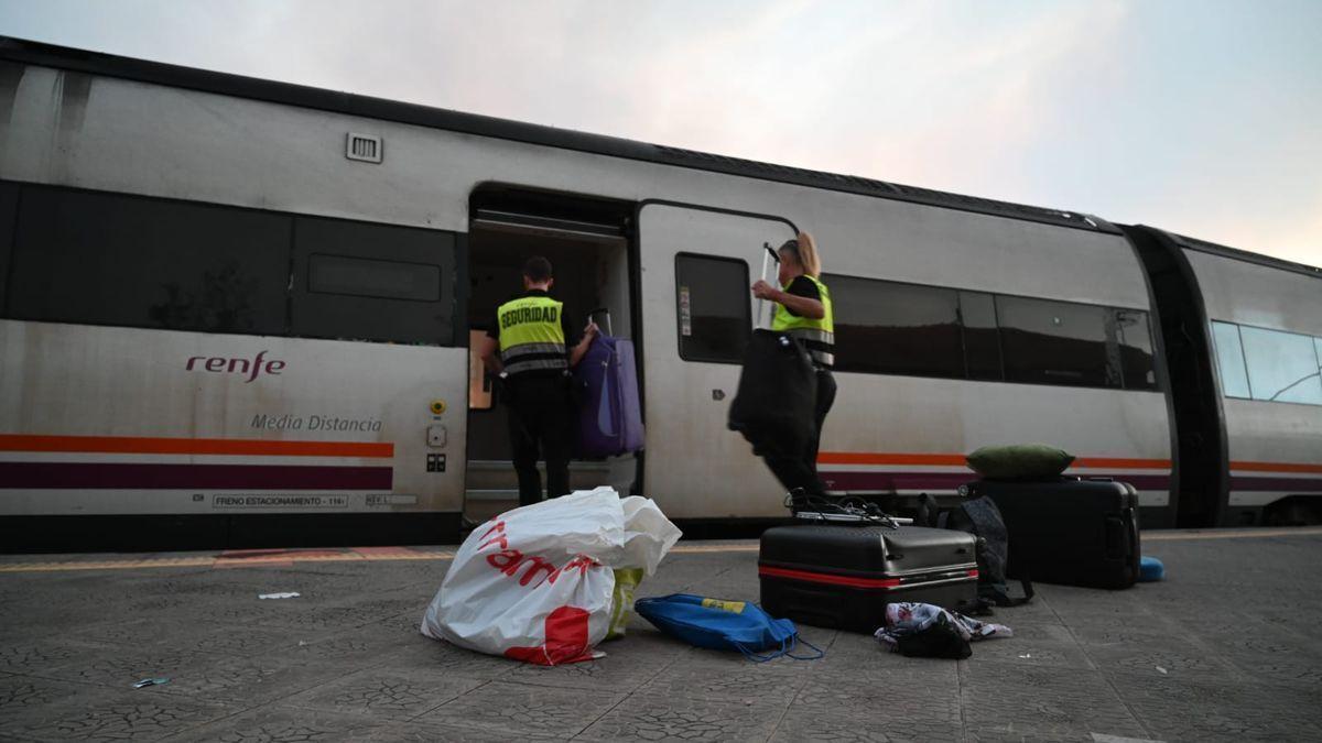 Imagen del tren que portaba a los pasajeros heridos, en Caudiel.