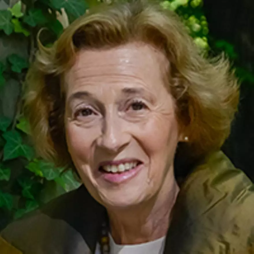 Julia Navarro, escritora: "Juan Carlos renunció a ser un apéndice de Franco"