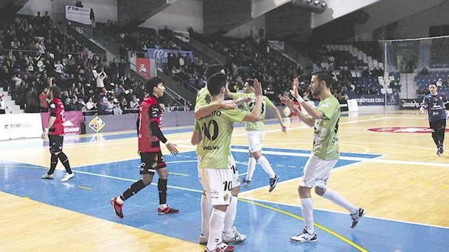 El Palma Futsal no pudo pasar del empate ayer en Son Moix ante el Ríos Renovables Zaragoza.