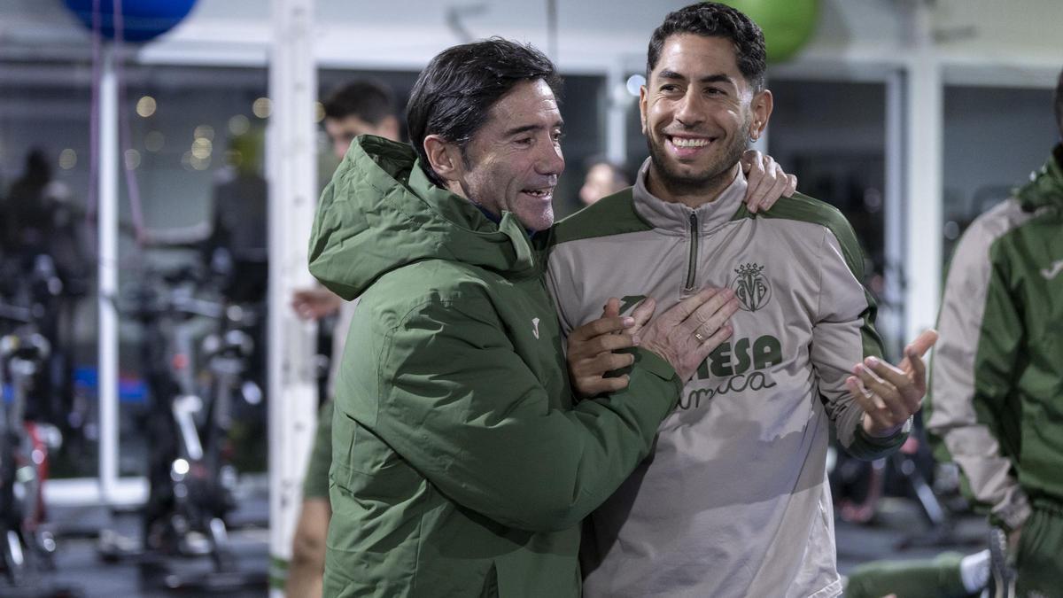 Marcelino saluda a Ayoze.