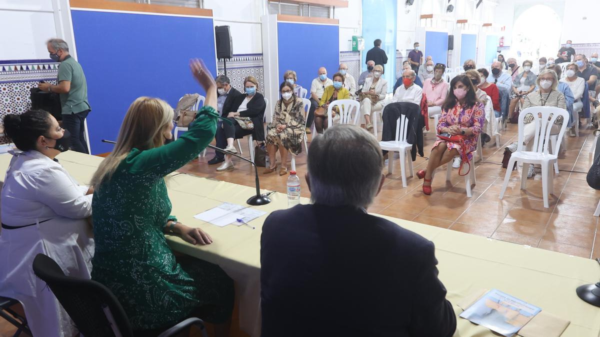 Imagen de una de las conferencias en el edificio Moruno.