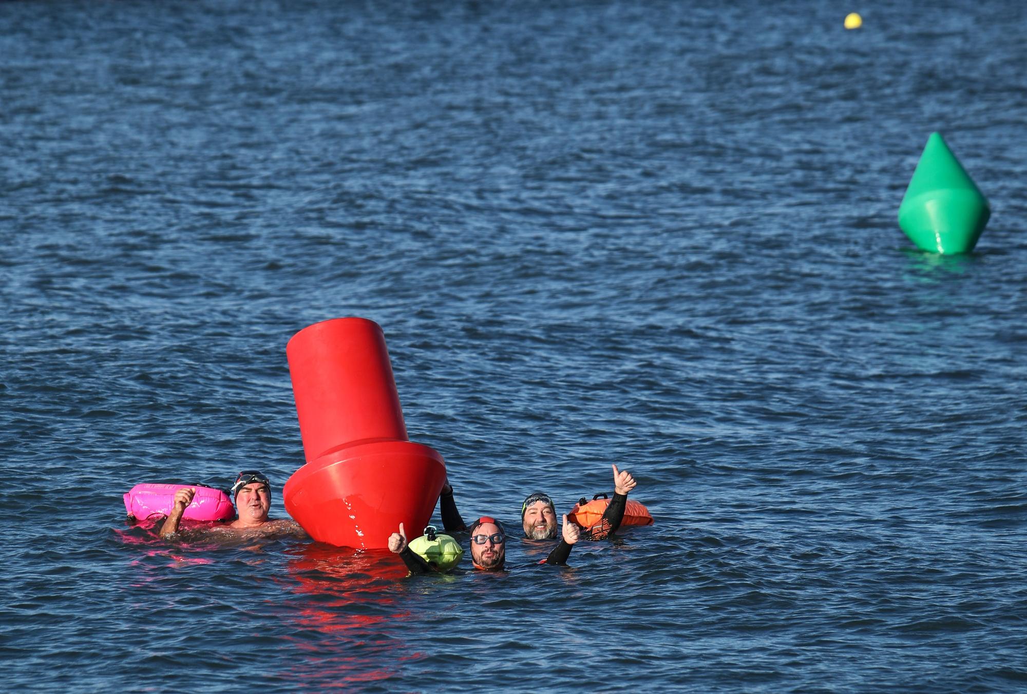 Primeras brazadas en el canal de nado de Poniente