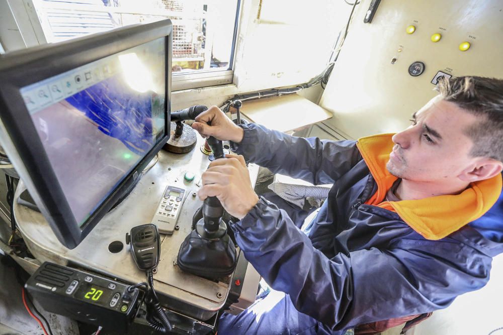 De la laguna de Torrevieja se puede extraer sal durante todo el año haciendo uso de una tecnología minera única