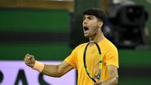 09/03/2026 09 March 2026, US, Indian Wells: Spanish tennis player Carlos Alcaraz celebrates defeating Frances Arthur Rinderknech during their mens singles round of 32 match at the BNP Paribas Open held at the Indian Wells Tennis Garden in Indian Wells. Photo: Charles Baus/CSM via ZUMA Press Wire/dpa DEPORTES Charles Baus/CSM via ZUMA Press / DPA