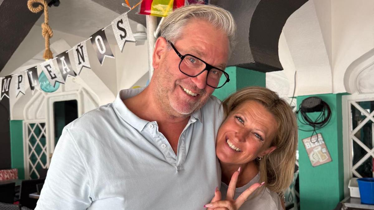 Sind sehr glücklich miteinander: Carsten G. und Angela de Rosa.