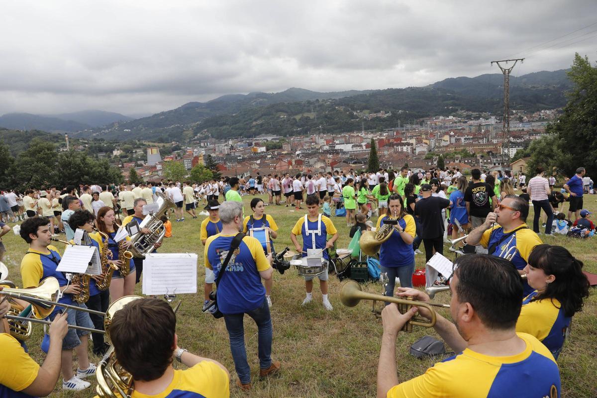 Vista de Castandiello, con La Felguera al fondo.