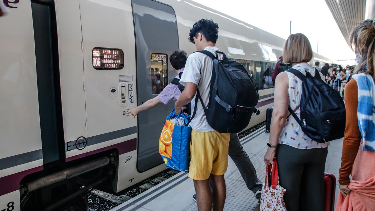 Nuevo retraso en el tren extremeño.