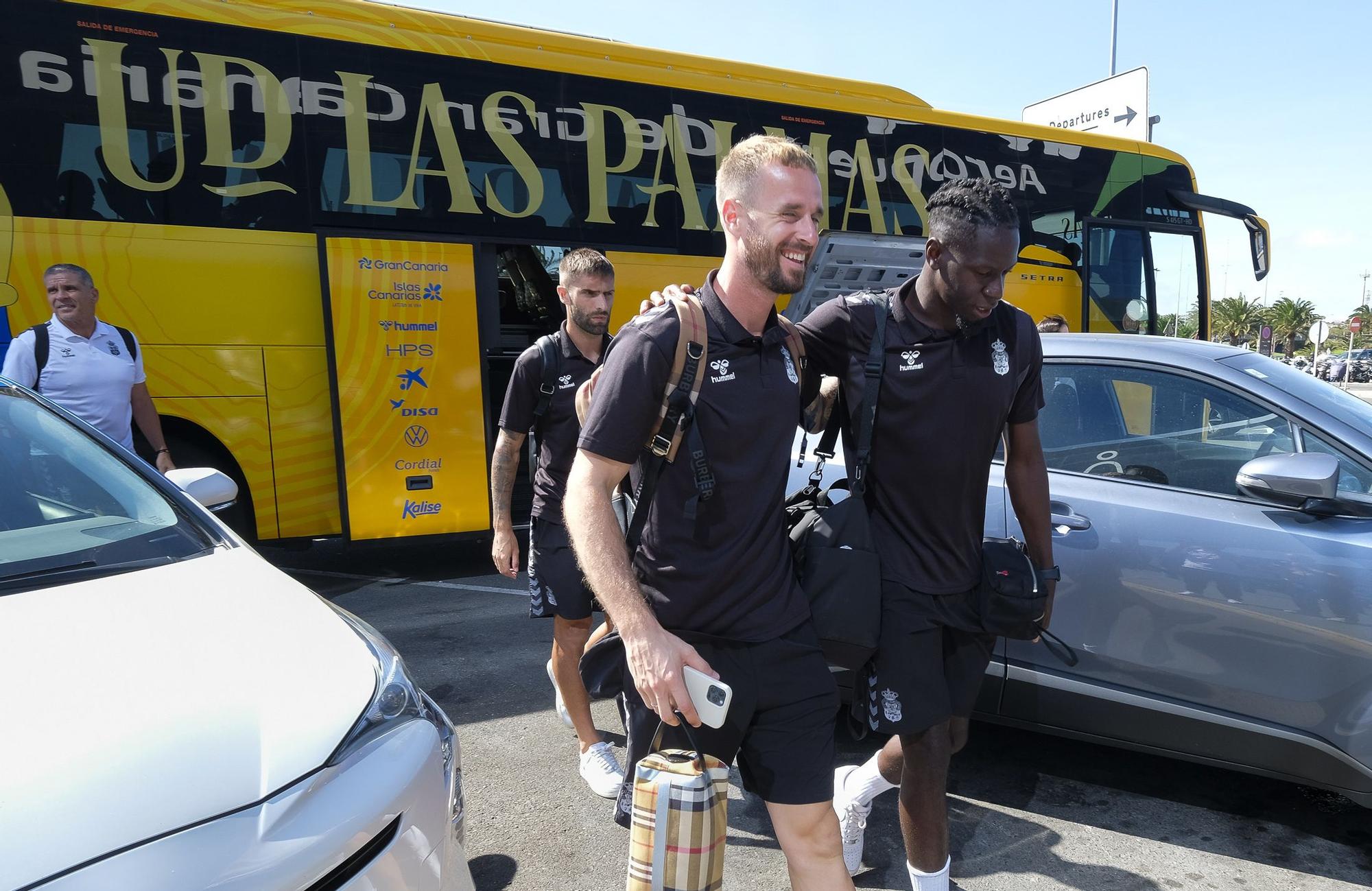 Jugadores y cuerpo técnico de la UD Las Palmas viaja a Girona