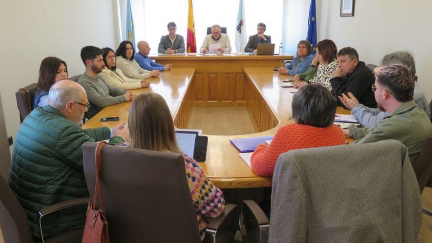 La Corporación de A Laracha, durante un pleno. | LOC