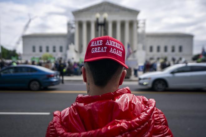 US Supreme Court hears Trump immunity case