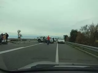 Espectacular accident a l'Empordà: sis ferits evacuats al Trueta