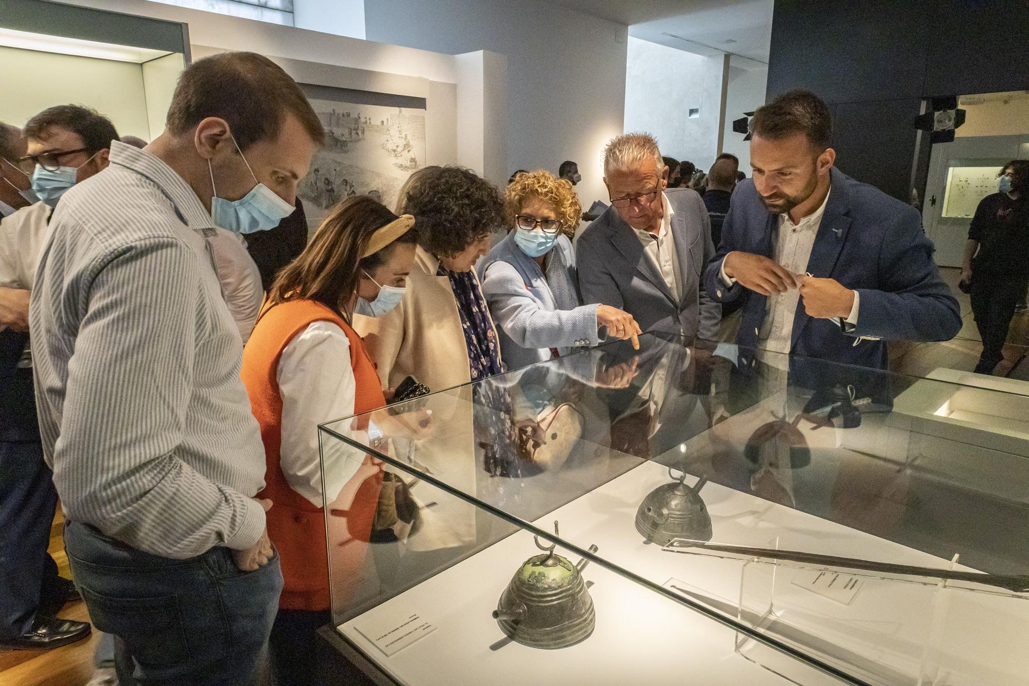 Aparece un "tesoro" arqueológico en Ribadesella: dos cascos de la Edad de Bronce