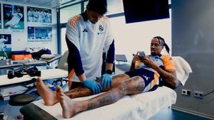 Militao sigue recuperándose de su grave lesión