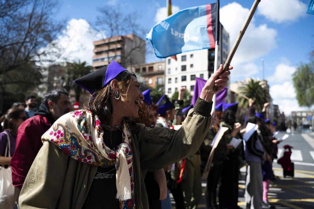Fotogalería | El 8-M 2026 inunda las calles de Cáceres Fotogalería | El 8-M 2026 inunda las calles de Cáceres